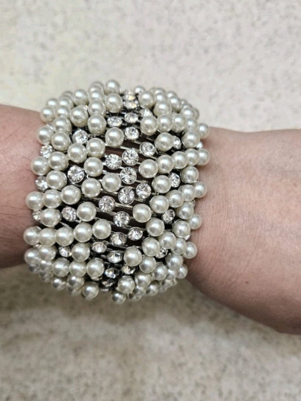Pearl & Rhinestone Stretch Bracelet – Silver Tone-NWOT